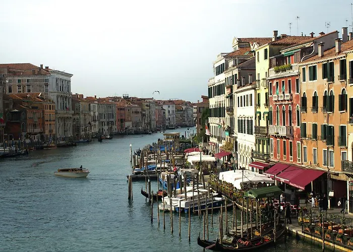 Belvilla By Oyo Paradiso Отель 2*